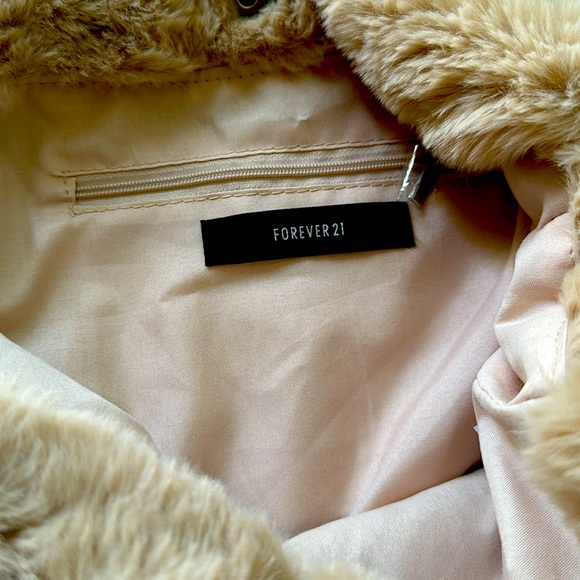 BRAND NEW w tags FUR SHOULDER BAG - Picture 2 of 5